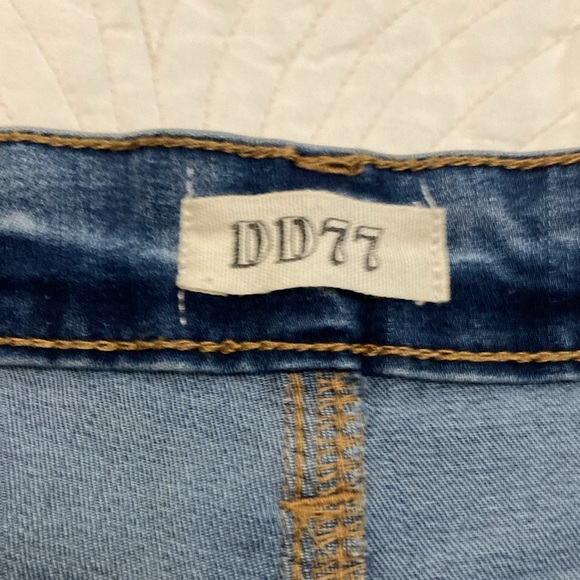 HOST PICK DD77 Super High Rise Cropped Jeans - Picture 4 of 11